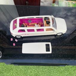 Playmobil wedding limousine. Including Bride, Groom and Limo driver
Used but really good condition. Collection LS16
Advertised on other selling sites