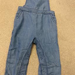 Worn once in good condition 
12-18months