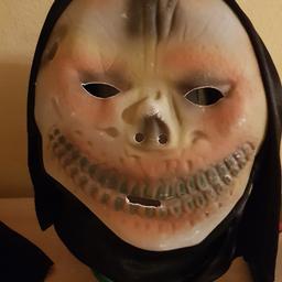 Halloween Maske neuwertig,1 x getragen,gereinigt!
Privatverkauf daher keine Garantie oder Rücknahme!
Beachten sie bitte meine weiteren Angebote!