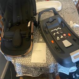 Overall really good condition travel system, comes with Isofix base for car seat, carrycot and stroller part. Raincover and all footmuffs also included