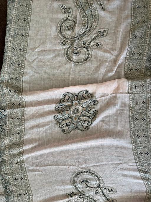 Buy & Sell East London Cann Hall - East London - Photos for Beaded Embroidery Shawls /scarf