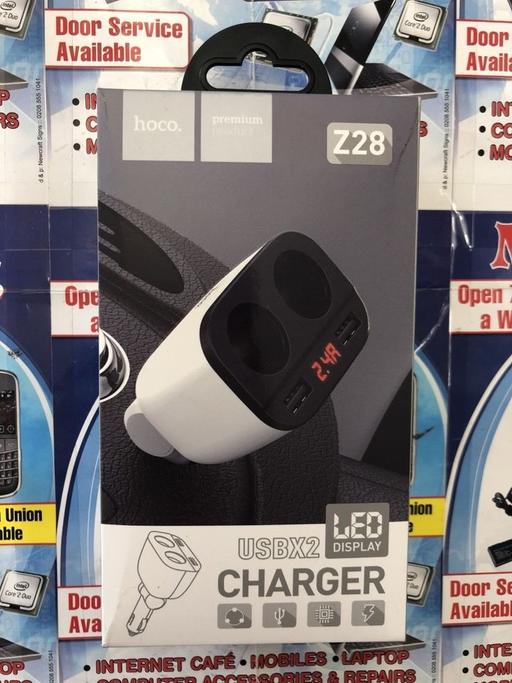 Vehicles East London Chingford - East London - Photos for Dual usb & Dual socket fast Car phone charger