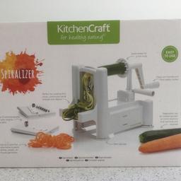 This is a brand new spiralizer, never even removed from its box.
Cash on collection from Binfield please or I can post 2nd class signed for.