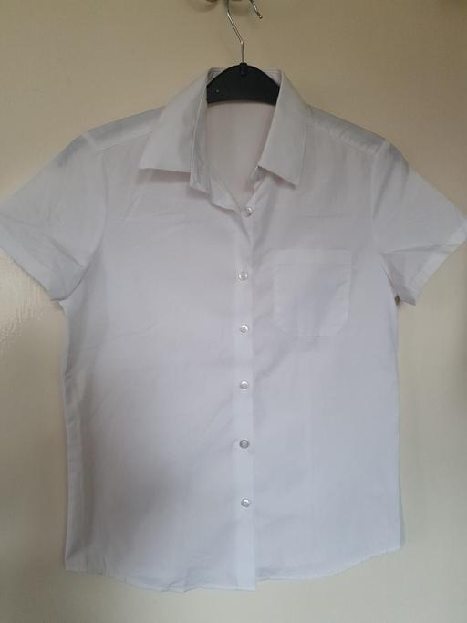 Buy & Sell Leicestershire Oadby and Wigston - Photos for New short sleeve school shirt (8-9yrs)