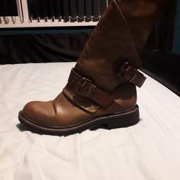 BLOWFISH BOOTS IN BROWN..
SIZE 4 
VGC ..
NO TIME WASTERS THANK YOU.