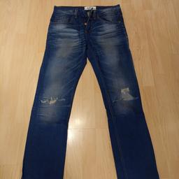 Sehr gut erhaltene Herren Jeans in der Größe 30/30 günstig abzugeben. Hose ist getragen worden, jedoch in einem sehr guten Zustand.