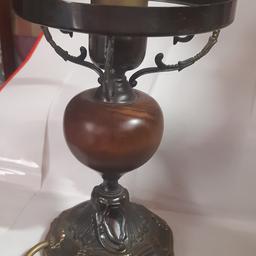 vintage edward miller lamp
fabulous antique lamp in great condition see images for details.