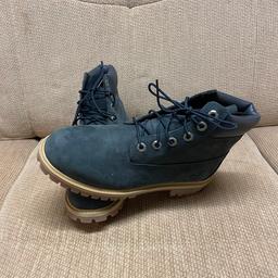 Verkaufe Timberland Schuhe in der Größe 39
Unisex in dunkelblau
Waterproof
Nagelneu  ohne Verpackung ohne Etikett!!!
Neupreis € 140.-