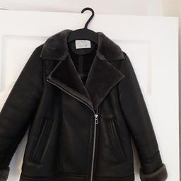 Lovely Girls Leather Jacket (Zara).with fur inside
Brown in colour
Age 7 Years
Hardly worn Great Condition
from smoke free home

please feel free to check other items thanks

pick up Houghton le spring