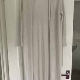 I’m selling a fabulous WHITE LABEL THE WHITE COMPANY long cashmere blend cardigan.
Size 8.
In very good condition.