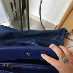 Tolle Handtasche von Moschino
Nur einmal verwendet
Privatverkauf
Keine Garantie
Keine Rücknahme