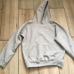 No sting in hood size M but small fit 8 pick up