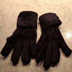 Damen Handschuhe
Farbe schwarz
Marke TCM
Größe 6 1/2
Nichtraucherhaushalt
Gebraucht aber Top Zustand
Versand möglich bei Kostenübernahme.