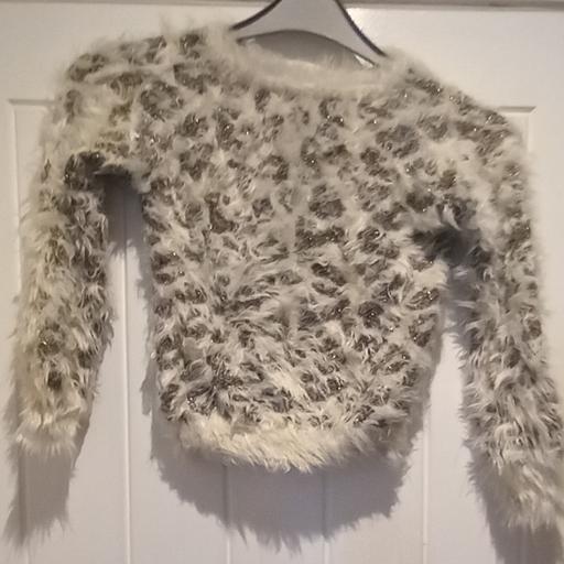 Buy & Sell Pembrokeshire - Wales Clarbeston Road - Pembrokeshire - Photos for Girls Fluffy Jumper - Age 5-6 years