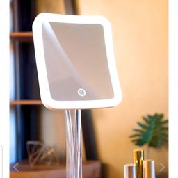 7 X MAGNIFICATION MAKEUP
BATTERY OR PLUG IN .
STURDY STAND ,
RETAIL PRICE £30.00
18 " TALL ,
ADJUSTABLE HEAD .
COLLECT OR I CAN POST IT TO YOU