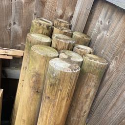 12 round posts as shown. It is only the round posts as shown.
Collection only - from Cleckheaton.