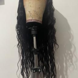 LACE TYPE : 13x6 Frontal

LENGTH : 26inches

COLOUR : 1B

HAIR TEXTURE : Loose wave 

HAIR TYPE : Brazilian

CAP SIZE : Average size

Density : 150

WORN : Once

OWNED : 3 months