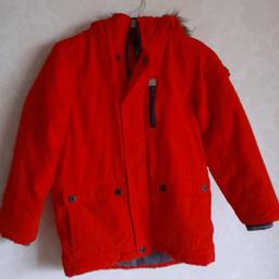 A super boys jacket for a 7 yr old. Zip and all stud fastenings in good working order. Warm and fully lined. 3 pockets on the front and a hood with fur around the edges.
100% polyester and washable at 40°
Can post please ask for price.