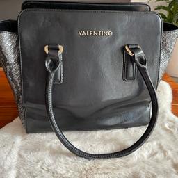 Verkaufe eine sehr gut erhaltene Handtasche von Valentino