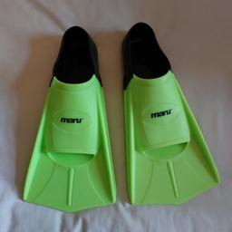 MARU swimming fins size 4-5 uk, excellent condition,  very good for helping children who are learning to swim.
