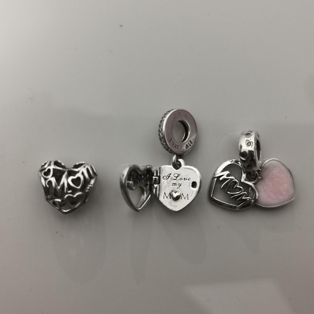 Great condition
Heart mum charm £20
Dangle locket 'i love my mum' £25 - SOLD
Dangle pink heart 'i love you' £25 - SOLD
More on my page