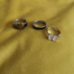 Two mood rings and a butterfly ring. Used condition.

Pick up from westheath area