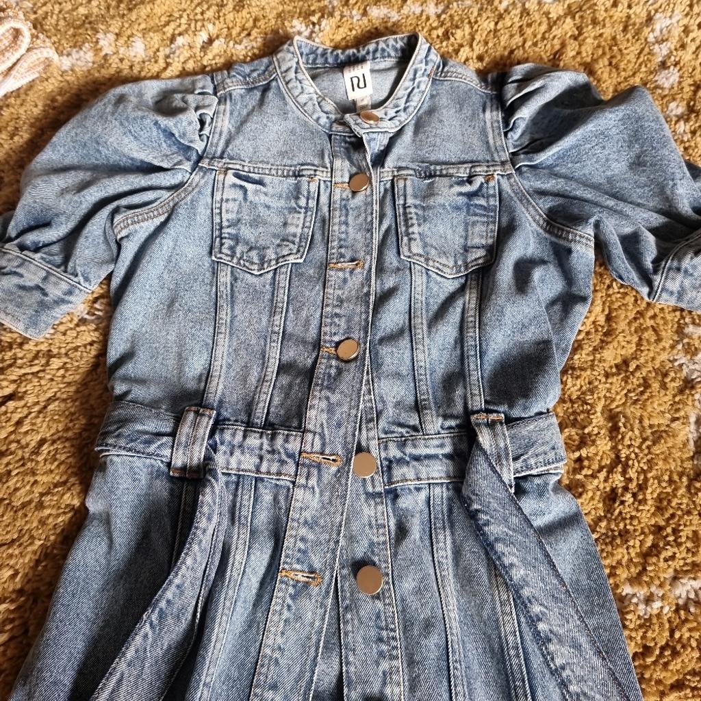 River island Jean dress size 10. worn a few times. Excellent condition nice and thick.