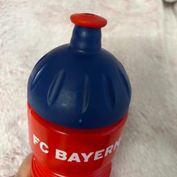 Ich biete FC Bayern Flasche im gebrauchten Zustand an.

Wir sind eine Tier- rauchfreie Haushalt.

Bei weiteren Fragen einfach melden.

Abholung oder Versand mit PayPal, Überweisung Zahlung wäre natürlich auch möglich.