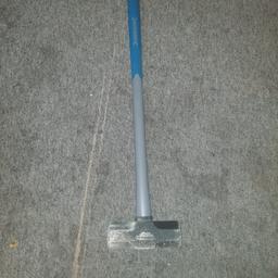 Silverline 14Lb (6.35Kg) Fibreglass Sledge hammer.
Used a handful of times, no longer required.
Rrp £ 30 bargain price £20