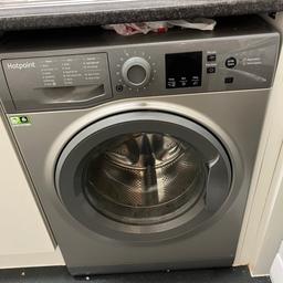 Silver hotpoint washing machine like new £130 Ono collection only need gone asap
