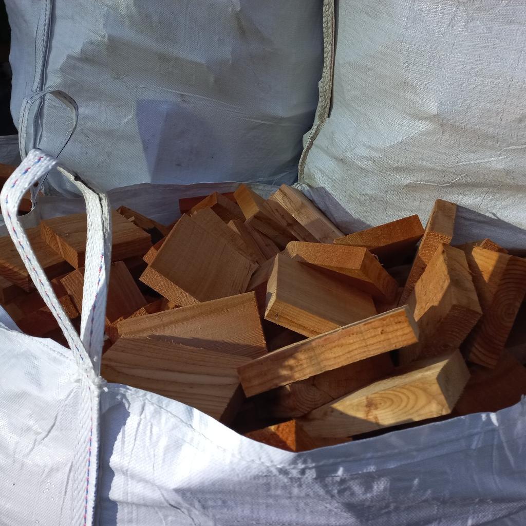 verkaufe Ofen fertiges Brennholz (Fichte, Lärche, Tanne) in Bigbag
je Sack ca. 1 fm Holz
plus €20,- Pfand für den Bigbag

Preis nicht verhandelbar