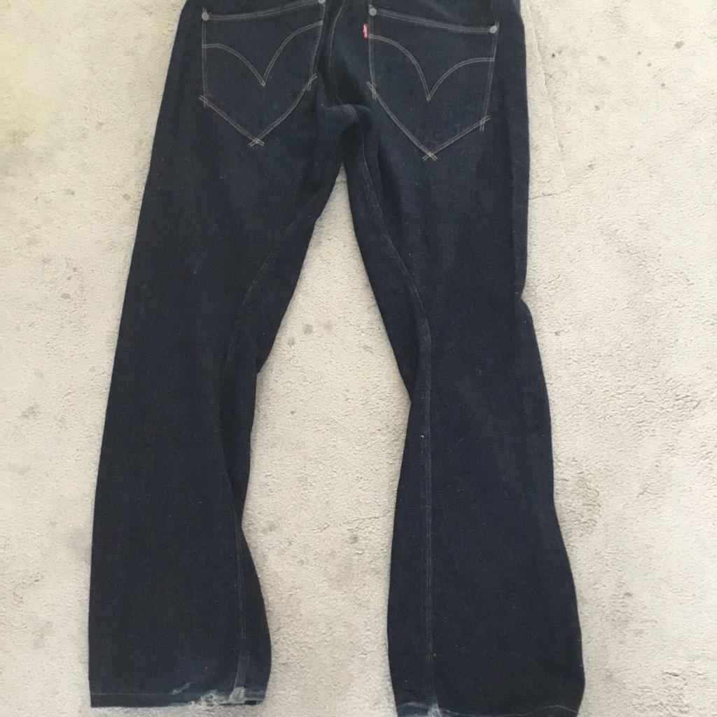 Levi’s jeans size 32 waist in fair used condition from a pet and smoke free home cash and collection only please