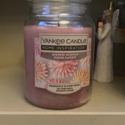 Only put on for couple of minutes large Yankee candle