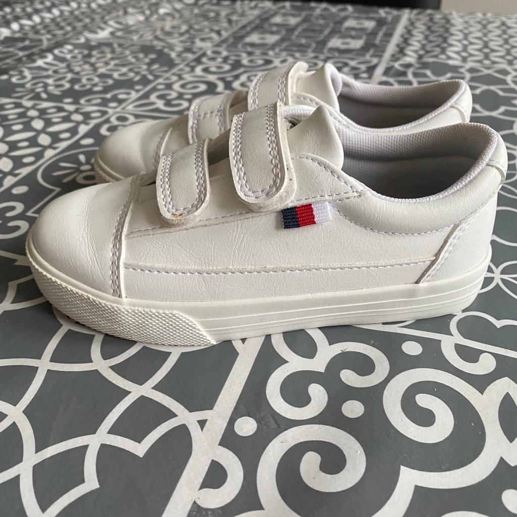 Next Boys Trainers with Strap Touch Fastening.
These trainers have a slip resistant durable sole, padded heel and OrthoLite® socks for extra comfort. With memory foam insoles and a padded heel for added comfort. Finished with slip-resistant soles.