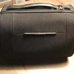 Verkaufe Samsonite Koffertasche, kann auch als  Beauty case genutzt werden, sehr robust