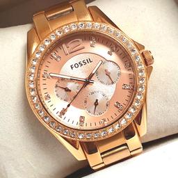Verkaufe diese schöne Damenuhr von Fossil.

Die Uhr ist im neuwertigen Zustand.

Edelstahl

Batterie ausgetauscht und voll funktionsfähig.

Versand und Abholung möglich