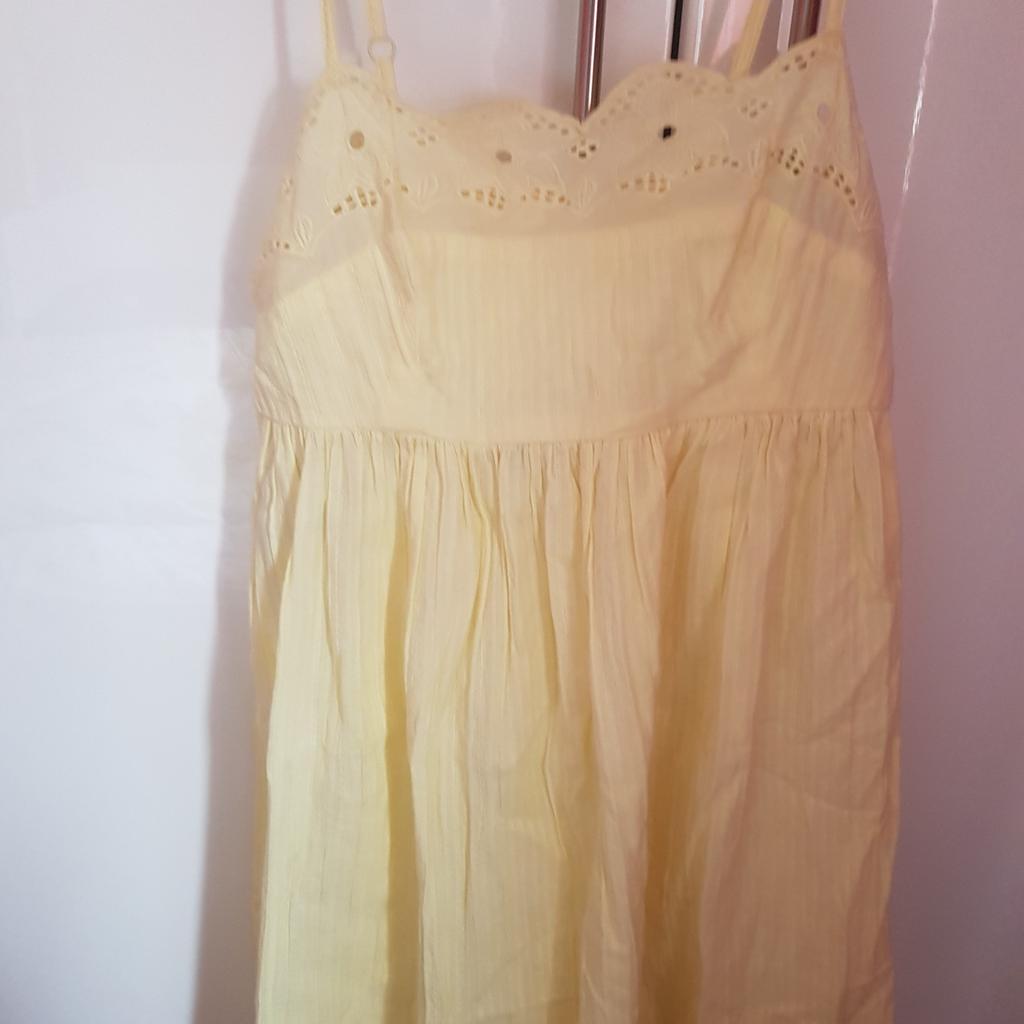Cute Yellow Warehouse designer Summer Dress. Never worn still in great condition.