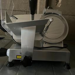 Buffalo commercial slicer very good condition 
Used only couple of times