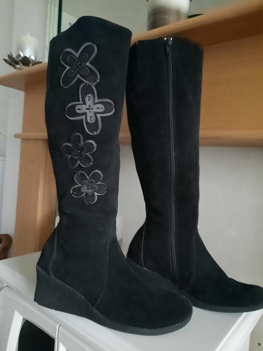 Buy & Sell West Midlands Sandwell - Photos for ladies suede black boots Lilley & skinner