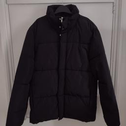 Men's Black puffer coat for sale.
Men's UK Size M.
Has been worn a couple of times but still in great condition.
Collection in Battersea.