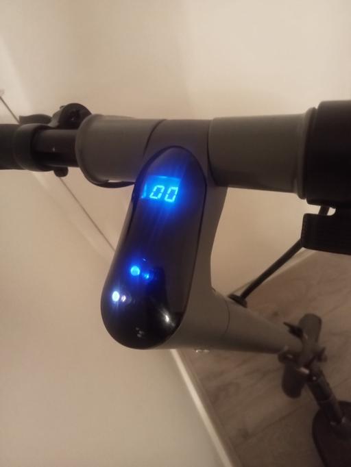 Buy & Sell Stepney Green East London - Photos for Electric scooter with charger 