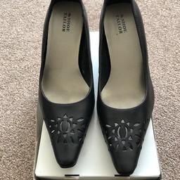Hardly worn ladies court shoes with decorative  pointed toe detail
Size: UK 5/ EU 38
Colour: black
Heel height: 2. 5 ins
The shoes are still in immaculate condition as only worn once