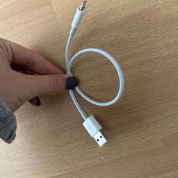 iPhone Ladekabel  Lightning Kabel 0.3m Schnellladekabel iPhone Lightning auf USB A 
Versand gegen Aufpreis möglich. 
Keine Garantie und kein Umtauschrecht!