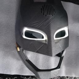 Batman voice changer talking head mask with light up eyes. Batteries fitted so can see working. Lovely gift for Christmas.
Comes from a smoke and pet free home
l have lots of assorted things listed if you fancy a browse, discount given on multiple buys.