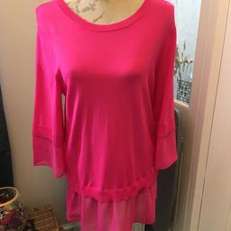 BRIGHT PINK THIN KNIT LONG TOP FROM NEXT. SIZE M FITS 14/16. LENGTH IS APPROX 30 INCHES DO GREAT WITH JEANS OR LEGGINGS. Can post or collect Dukinfield. Thanks for looking!!