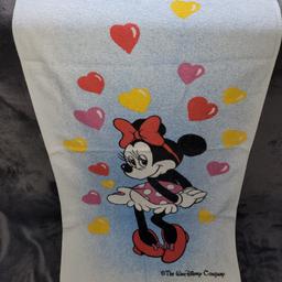 Hier biete ich euch ein sehr schönes Disney Minnie Maus Handtuch an .. 

Bei fragen einfach mailen 
Schaut auch mal in meine anderen Anzeigen