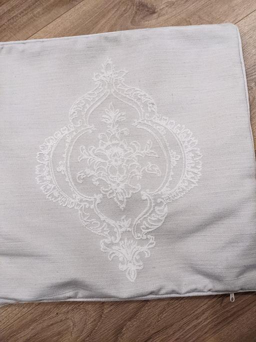 Buy & Sell Leicestershire Charnwood - Photos for CREAM CUSHION COVER