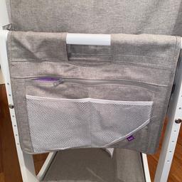 SuzPod 4 white and grey
Very good condition looks new
Comes with mattress, mattress protector, Snuz cloud blanket, storage pocket and Snuz sleeping aid cloud ( lights up and plays sounds) I also have sheets to fit if wanted which I will include for free.
Also has part to help stop colic which raises cot.