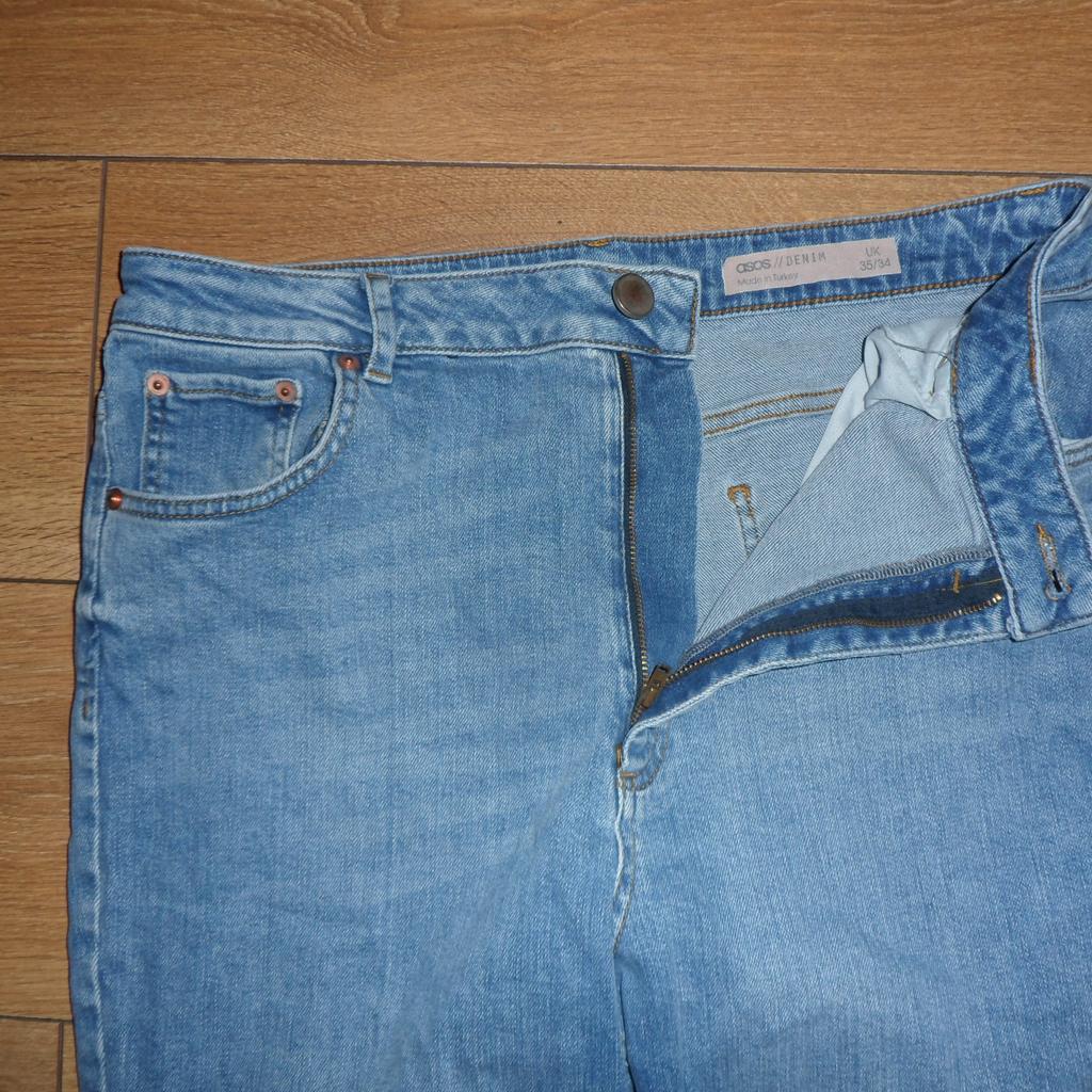 A MENS PAIR OF ASOS JEANS 35/34. 2 FRONT AND BACK POCKETS
