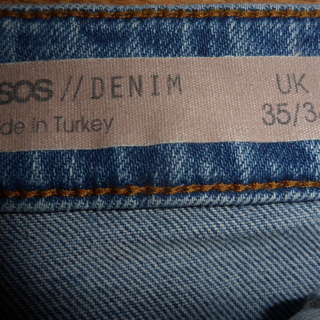 A MENS PAIR OF ASOS JEANS 35/34. 2 FRONT AND BACK POCKETS